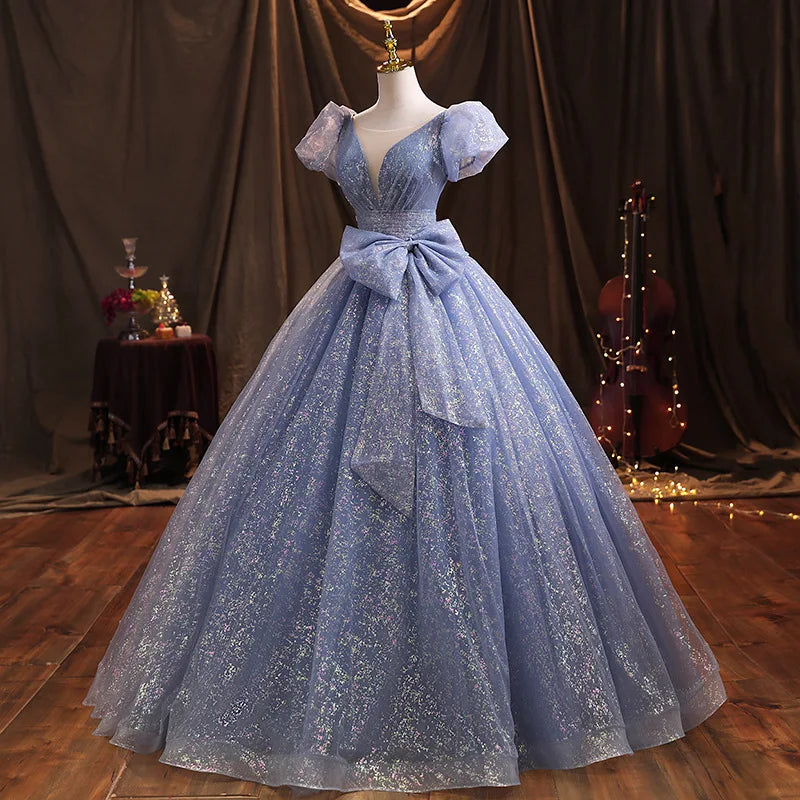 Vestido de Baile para Festa de 15 Anos Elegantemente Concejado com Abertura de Apertar nas Costas
