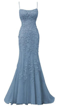 Vestidos largos de fiesta formales de tul con tirantes finos, apliques de encaje en forma de sirena, espalda descubierta con tiras cruzadas Y7383