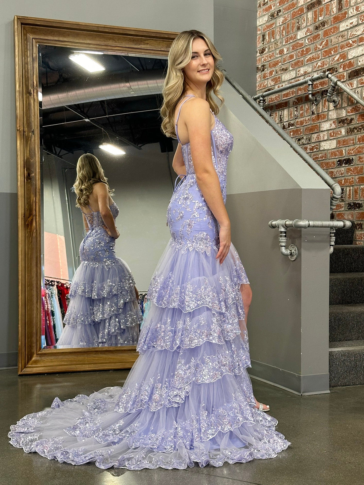 Roycebridal Andrea | Abito lungo da cerimonia in pizzo a balze con una spalla sola e taglio aderente