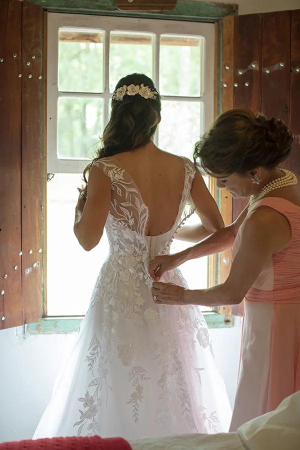 Vestido de novia Illusion con escote redondo y encaje floral blanco hasta el suelo