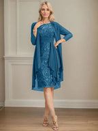 Etui/Säulenförmiges Kleid mit Illusion, knielang, aus Spitze und Chiffon, Brautmutterkleid mit herabfließenden Rüschen und Pailletten