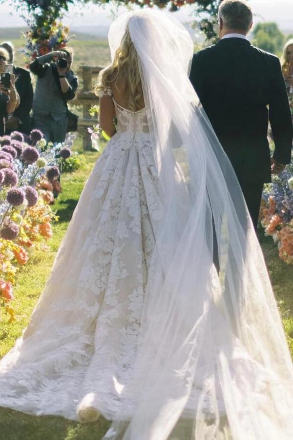 Ivory Ball Gown Wedding Dress Off Shoulder Sweetheart 3D Floral Lace Tulle Train