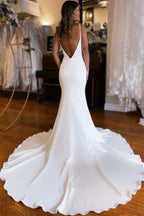 Vestido de novia largo estilo sirena con escote en V y espalda descubierta