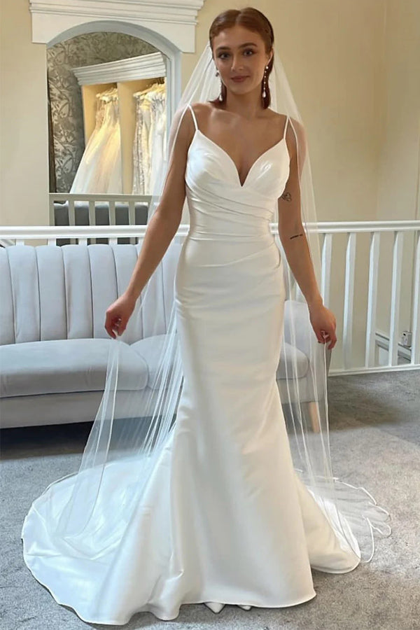 Robe de mariée ivoire à bretelles spaghetti, dos nu, coupe trompette