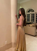 Vestido de fiesta dorado de escote profundo en V, línea A larga Y7943