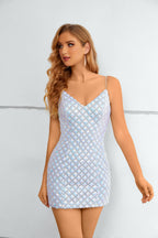 Vestido Curto com Alças Finas e Quadrícula de Lantejoulas Iridescentes