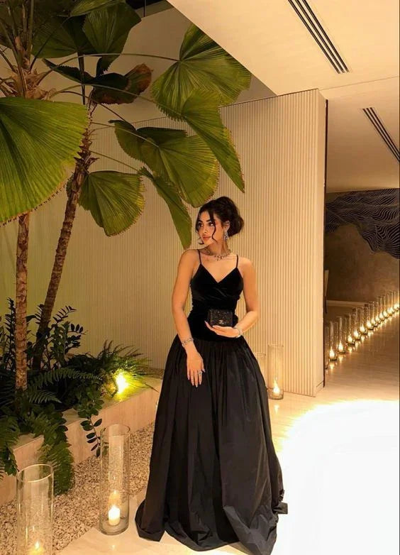 Vestido longo de cerimónia preto com alças de moda Y7992