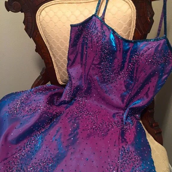Deslumbrante Vestido de Noite Roxo com Contas, Corte em A, Alças Finas, Vestido de Festa e Baile Y7955