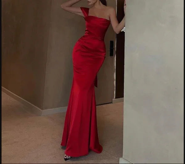 Vestido de Festa Elegante em Cetim Vermelho com Um Ombro, Vestido de Noite Vermelho Sedutor Y4063
