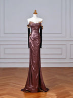 Vestido de Festa Longo Vintage em Cetim com Aplicações e Ombros Descobertos, Corte Sereia com Fenda, Modelo Y8613