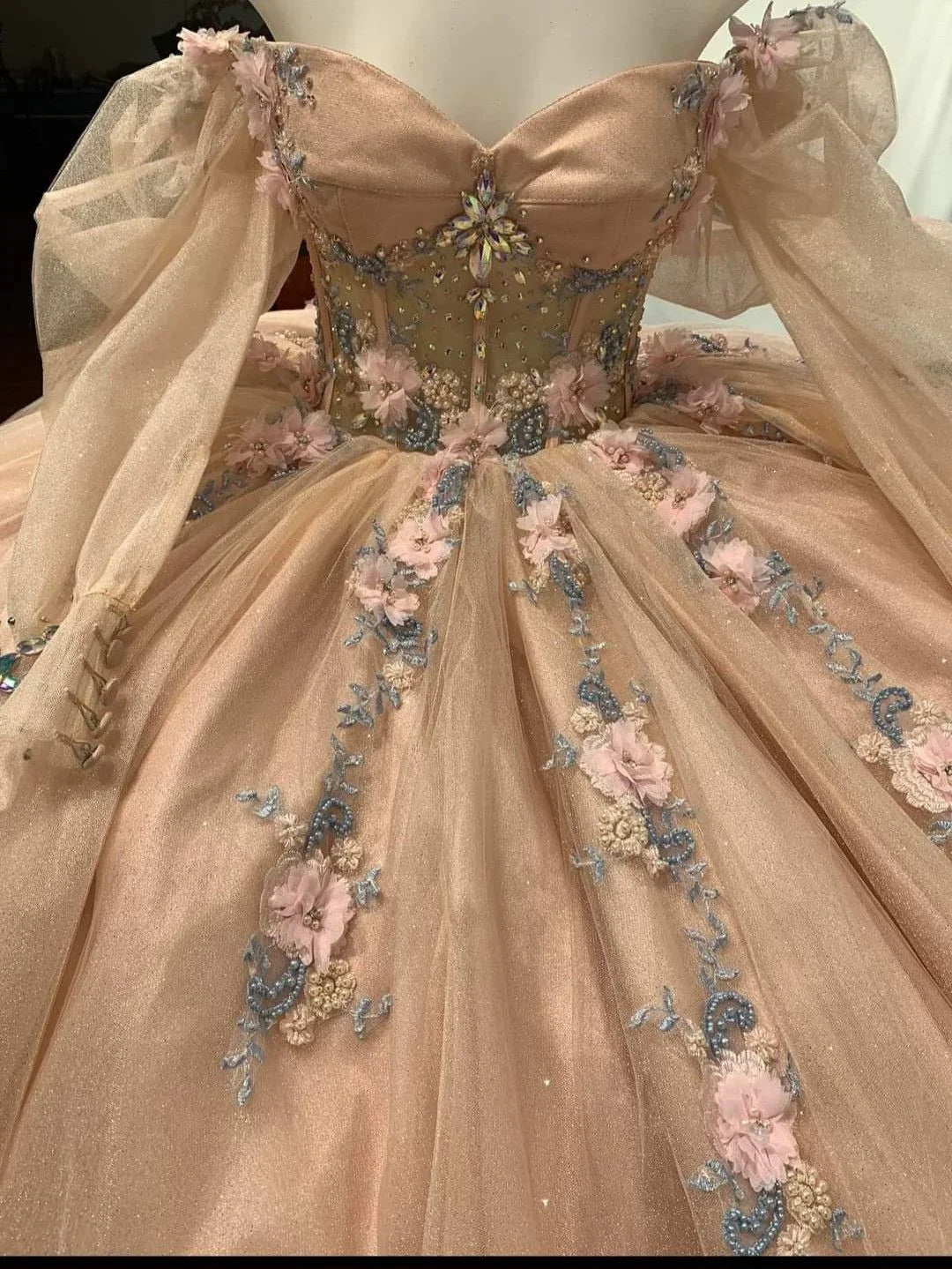Novo Vestido de Baile para Quinceanera para Rapariga de 16 Anos Aplicações de Contas Manga Comprida Vestido de Princesa para Festa de Finalistas Y5469
