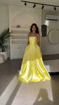 Vestido de Baile Longo Amarelo Elegante em Cetim, Sem Alças, Corte em A, com Bolsos Y8469