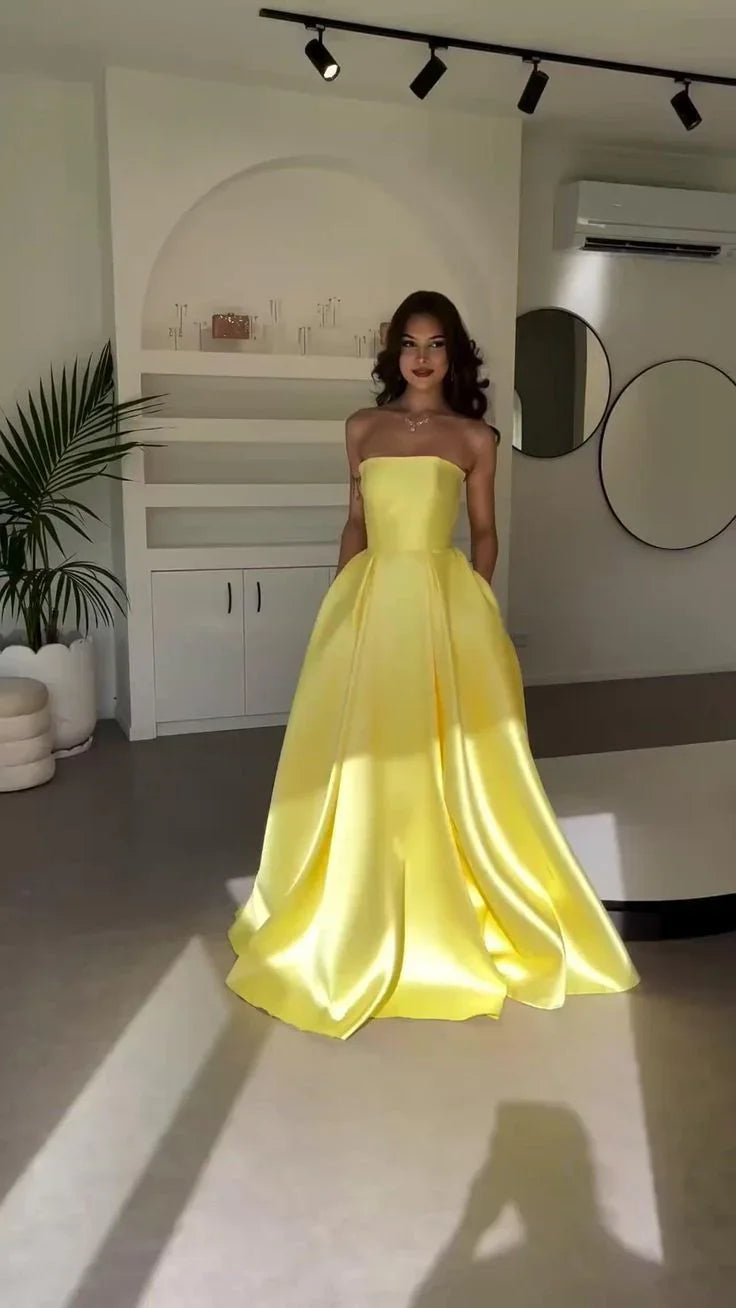 Vestido de Baile Longo Amarelo Elegante em Cetim, Sem Alças, Corte em A, com Bolsos Y8469