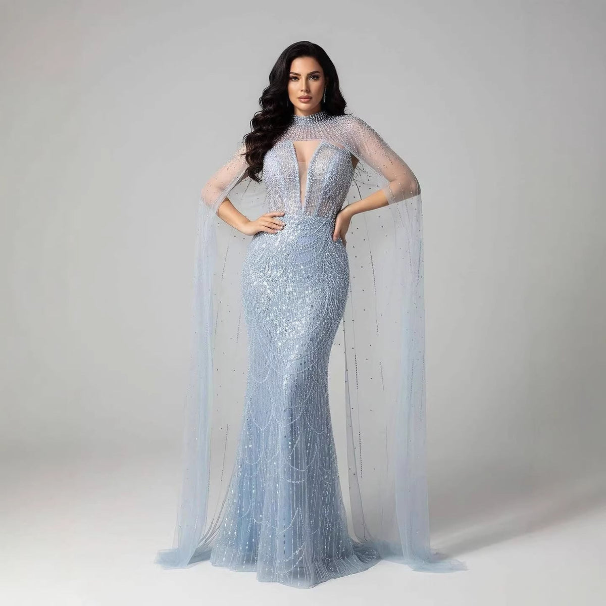 Robe de soirée de luxe en perles couleur nude avec traîne en tulle LA72189A