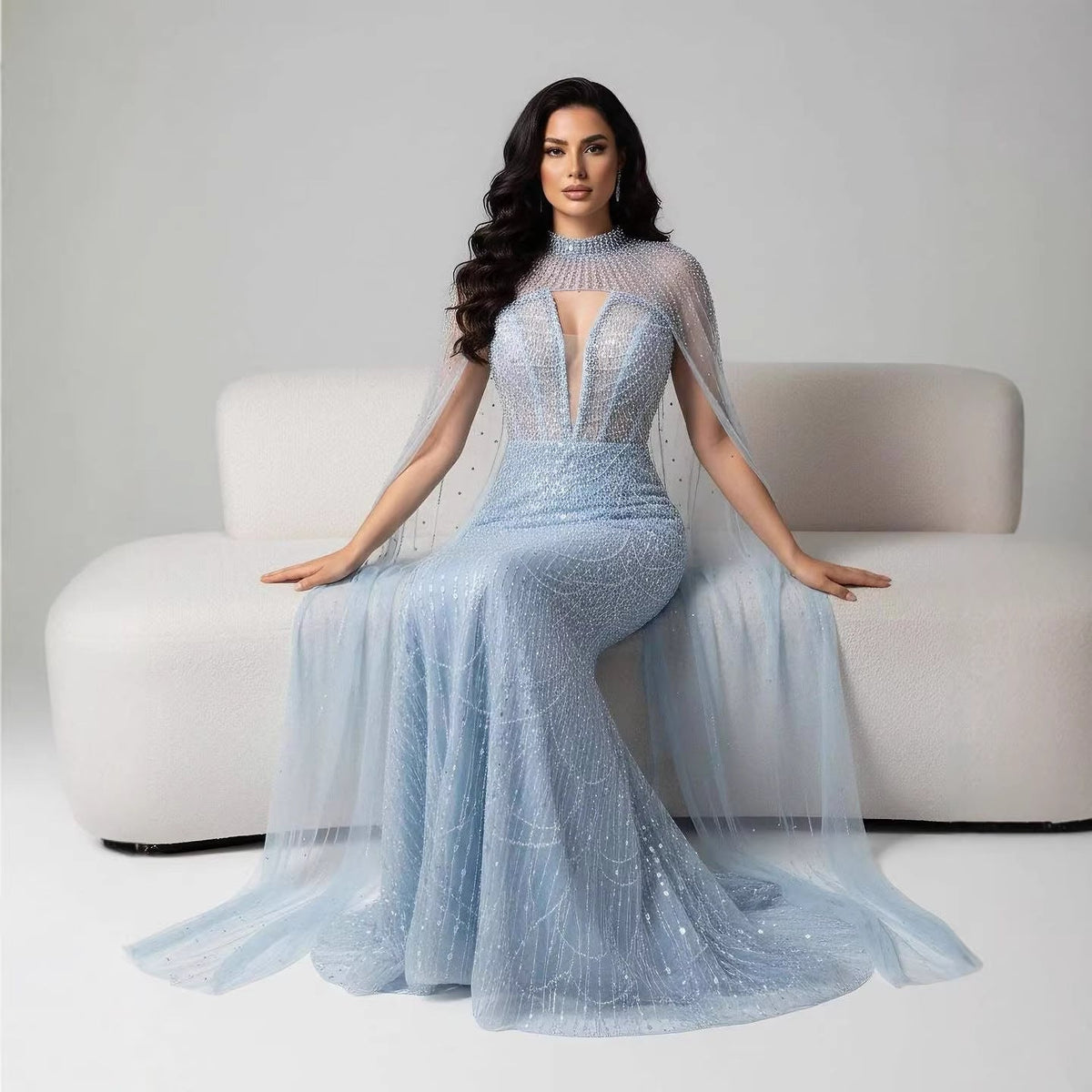 Robe de soirée de luxe en perles couleur nude avec traîne en tulle LA72189A