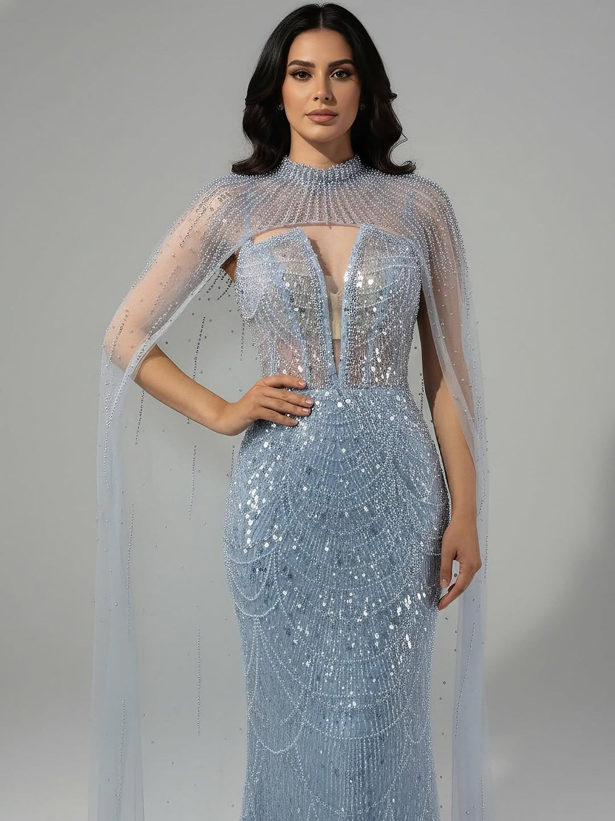 Robe de soirée de luxe en perles couleur nude avec traîne en tulle LA72189A