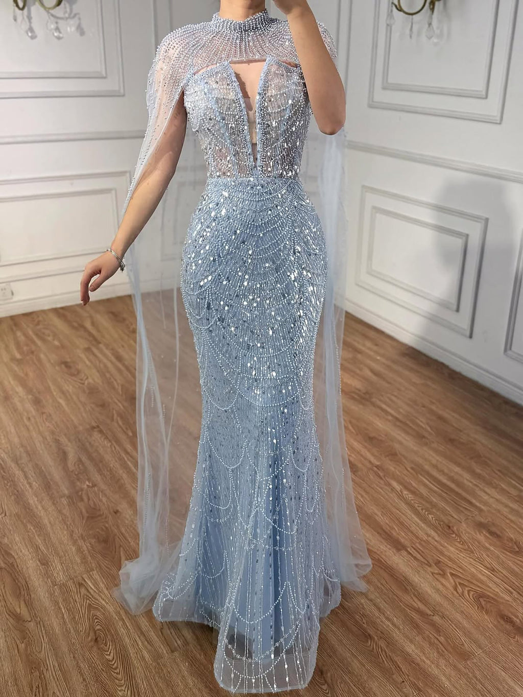 Robe de soirée de luxe en perles couleur nude avec traîne en tulle LA72189A