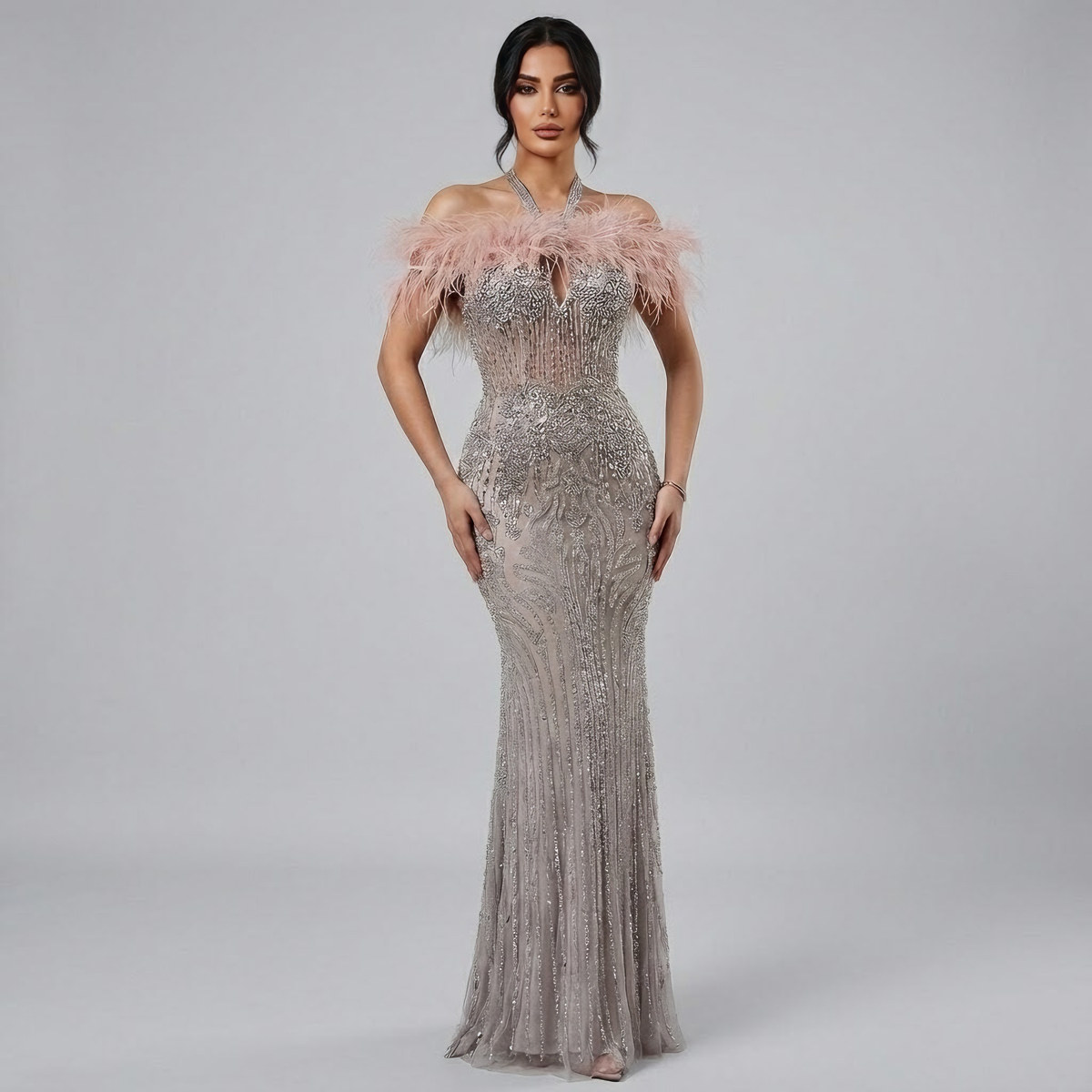 Robe de soirée luxueuse en plume et cristal, modèle décolleté nu LA73349