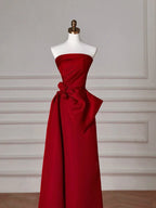 Vestido de fiesta formal largo sin tirantes de satén rojo elegante corte en A Y8624