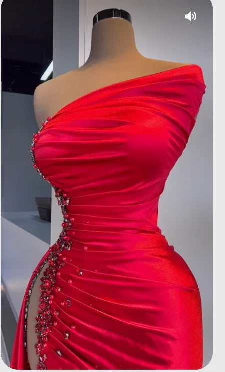 Vestido de noche rojo con escote asimétrico, satén plisado y abertura alta, vestido formal encantador Y379