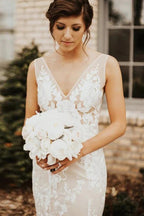 Robe de mariée bohémienne à décolleté plongeant en dentelle, coupe sirène