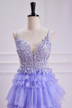Vestido longo de baile em linha A com decote em V profundo, camadas florais e lavanda