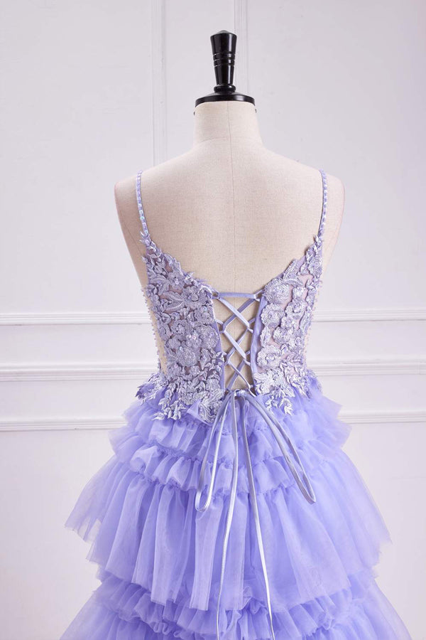 Vestido longo de baile em linha A com decote em V profundo, camadas florais e lavanda