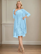 Etui/Säulenförmiges Kleid mit Illusion, knielang, aus Spitze und Chiffon, Brautmutterkleid mit herabfließenden Rüschen und Pailletten