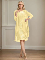 Etui/Säulenförmiges Kleid mit Illusion, knielang, aus Spitze und Chiffon, Brautmutterkleid mit herabfließenden Rüschen und Pailletten