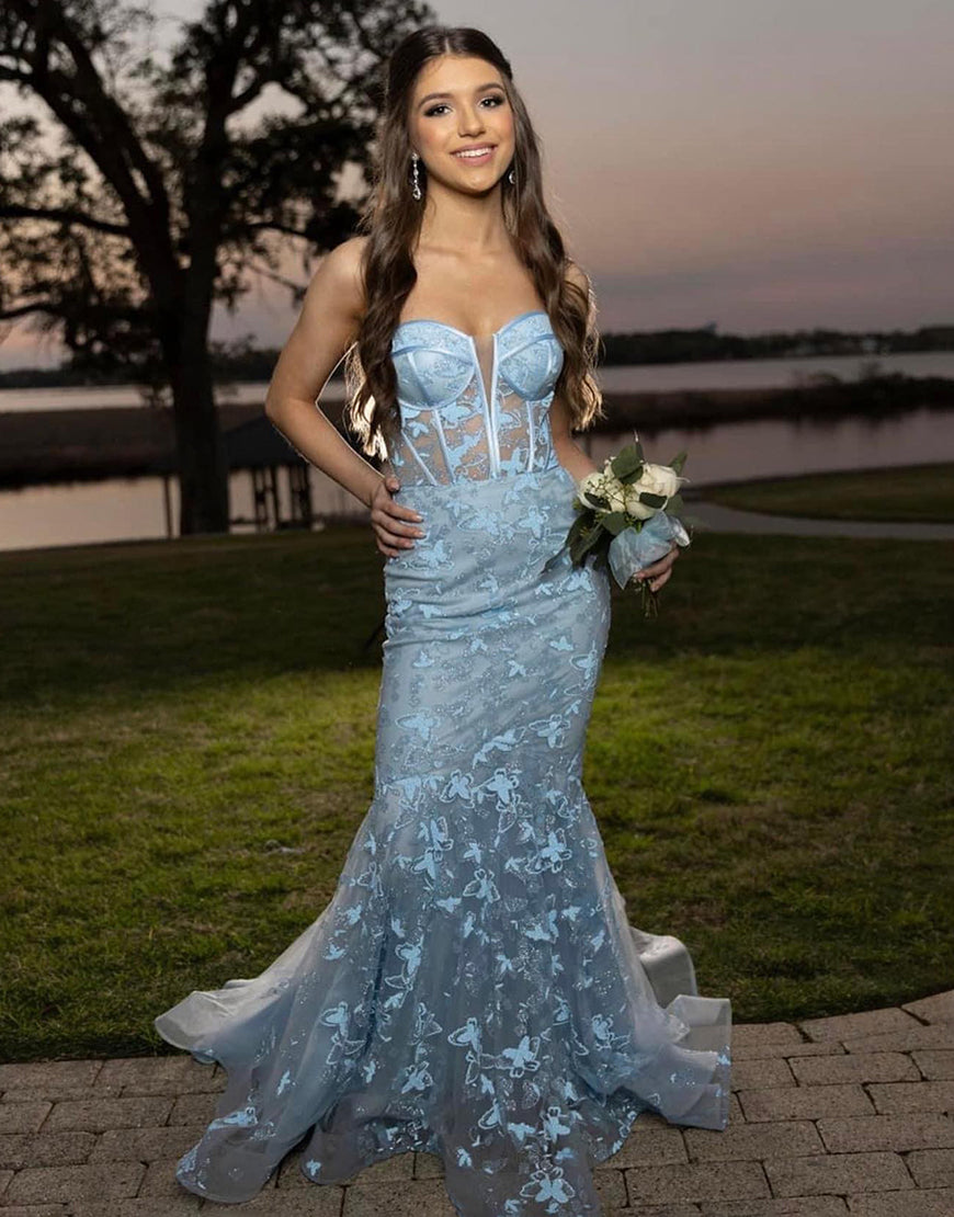 Wunderschönes trägerloses langes Ballkleid mit Applikationen