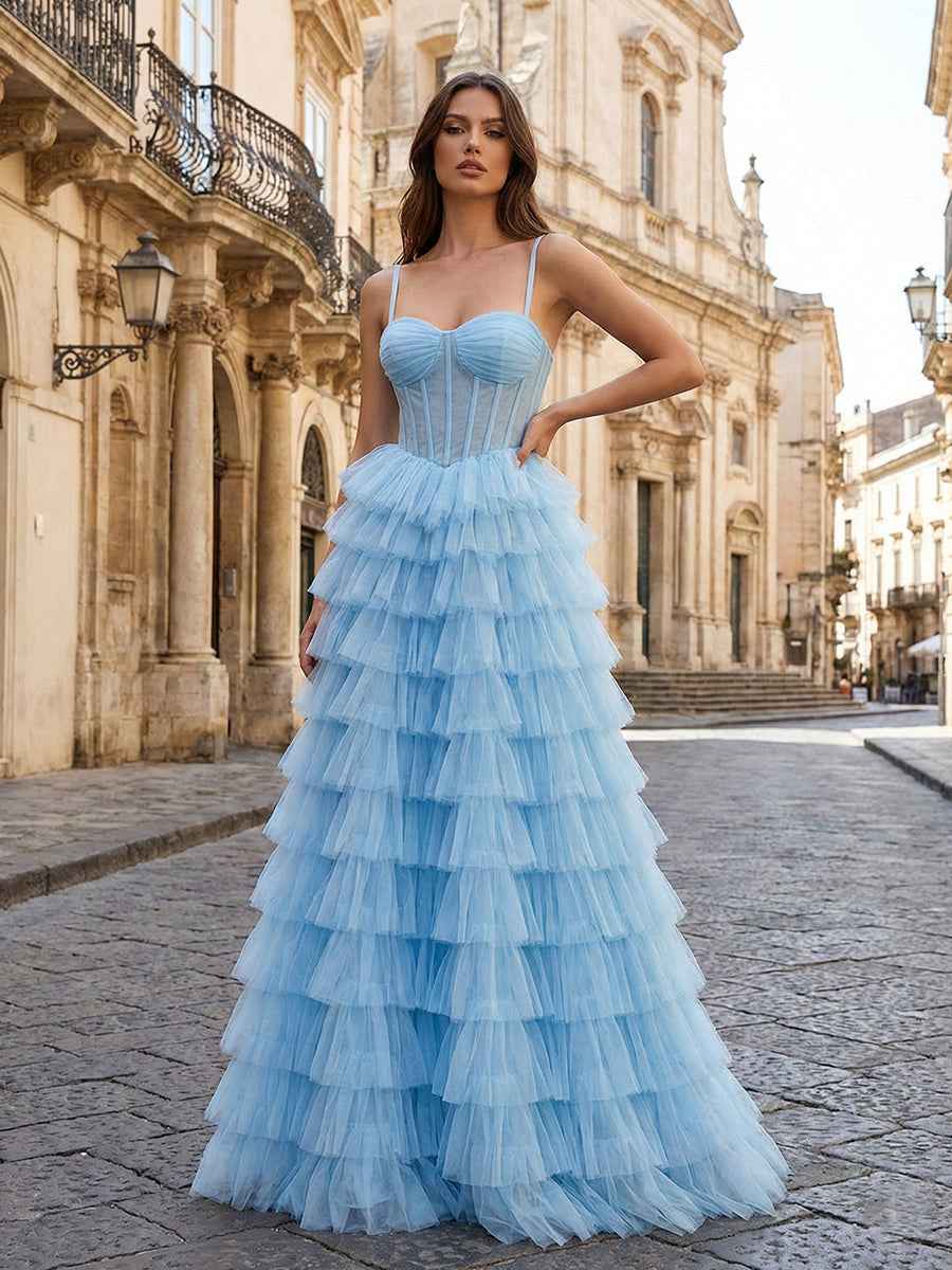Vestido de baile azul claro com espartilho de tule em camadas corpete decote em coração