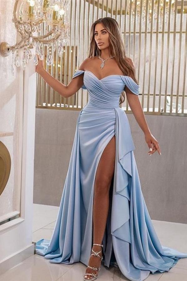 Vestido de fiesta formal de satén fruncido con hombros descubiertos y corte sirena largo con abertura