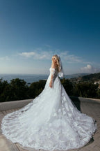 Vestido de novia princesa de corte A con escote corazón y mangas largas con encaje