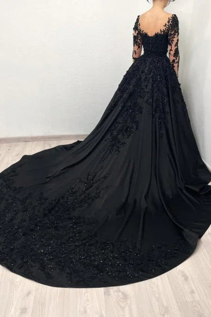 Vestido de noite preto princesa com corpete e mangas compridas