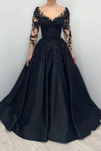 Vestido de noite preto princesa com corpete e mangas compridas