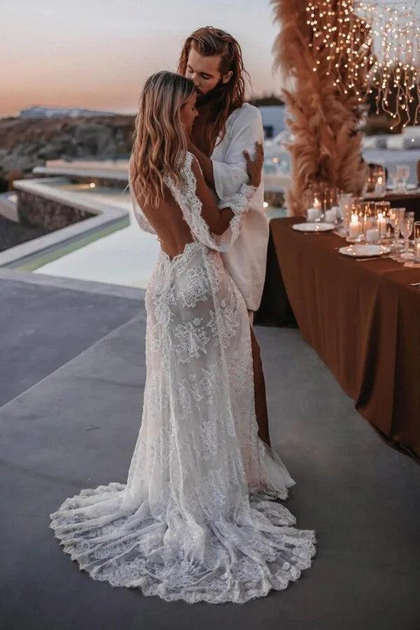 Robe de mariage bohème à manches longues avec appliques en dentelle et col en V