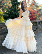 Vestido Formal de Tule com Camadas para Baile de Finalistas e Cauda Arrastada SYP156