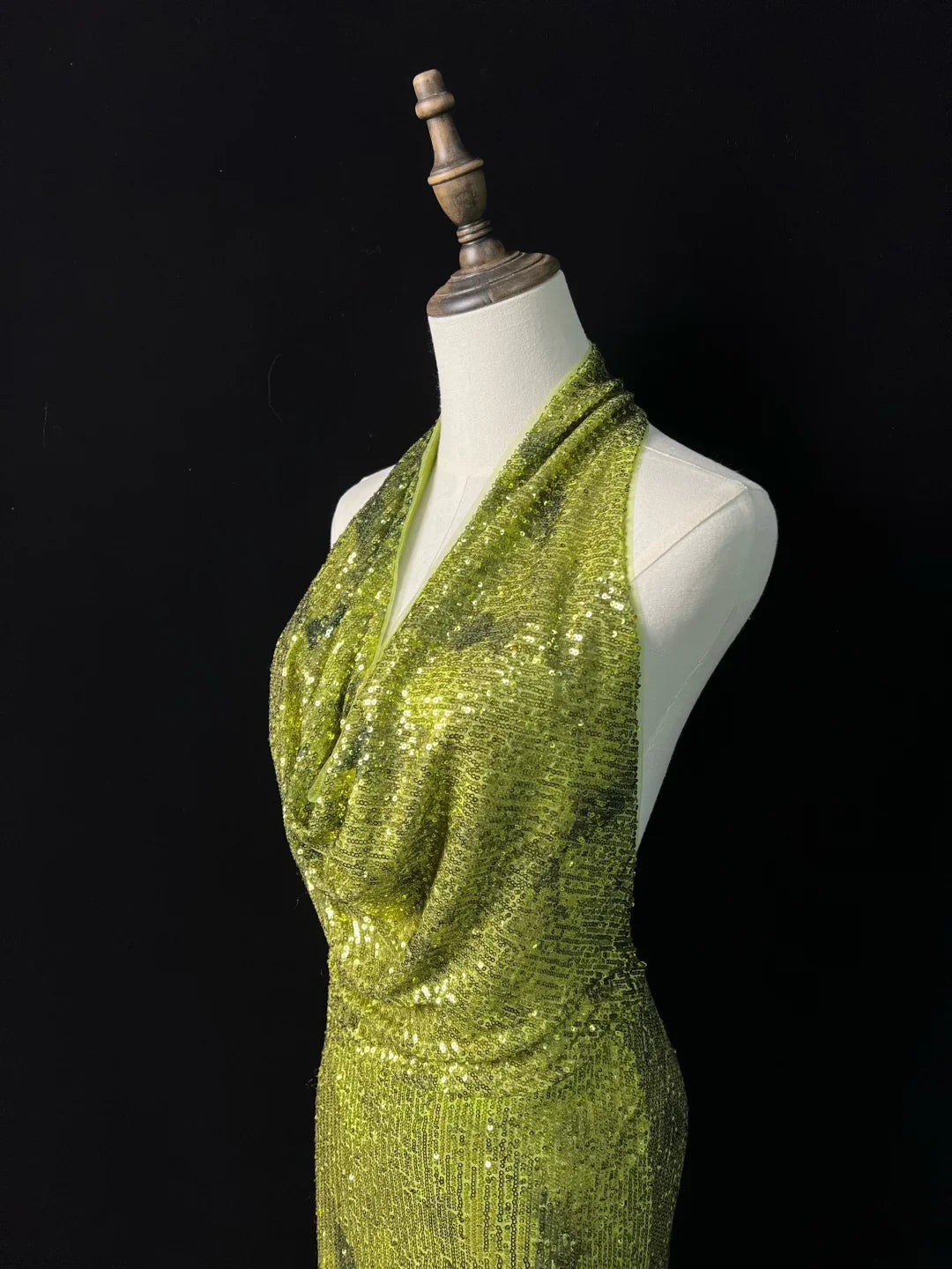 Hermoso vestido largo de fiesta verde con lentejuelas, sin espalda, estilo sirena Y8647