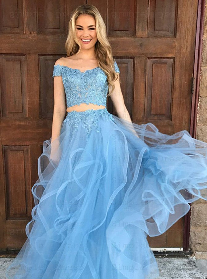 Abiti da cerimonia in due pezzi con tulle e scollo a spalle scoperte con applicazioni