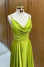 Olivgrünes A-Linien-Ballkleid mit Wasserfallausschnitt und Kettenträgern