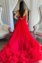 Vestido longo de baile com folhos e aplicações de tule em decote coração