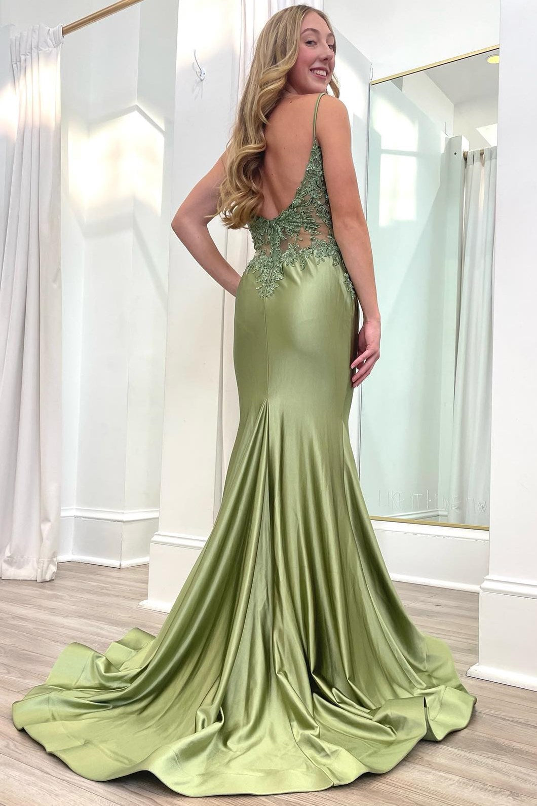 Vestido Longo Trompete Sem Costas com Alças Finas Verde Sálvia
