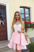 Robe courte de bal de fin d'année à volants avec perles roses en dentelle