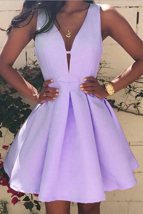 Schlichtes hellviolettes A-Linien-Abendkleid aus Satin mit V-Ausschnitt für Mädchen