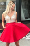 Robe de bal d'accueil en satin rouge, sans manches, dos nu, à perles, col en V
