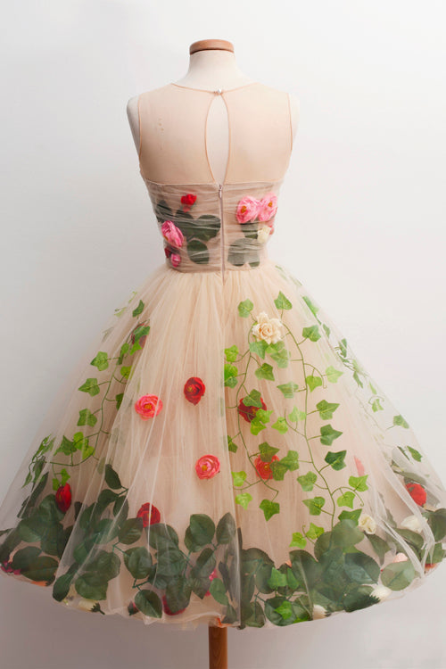 A-Line Scoop Knee-Length Homecoming Dress with Red Flowers