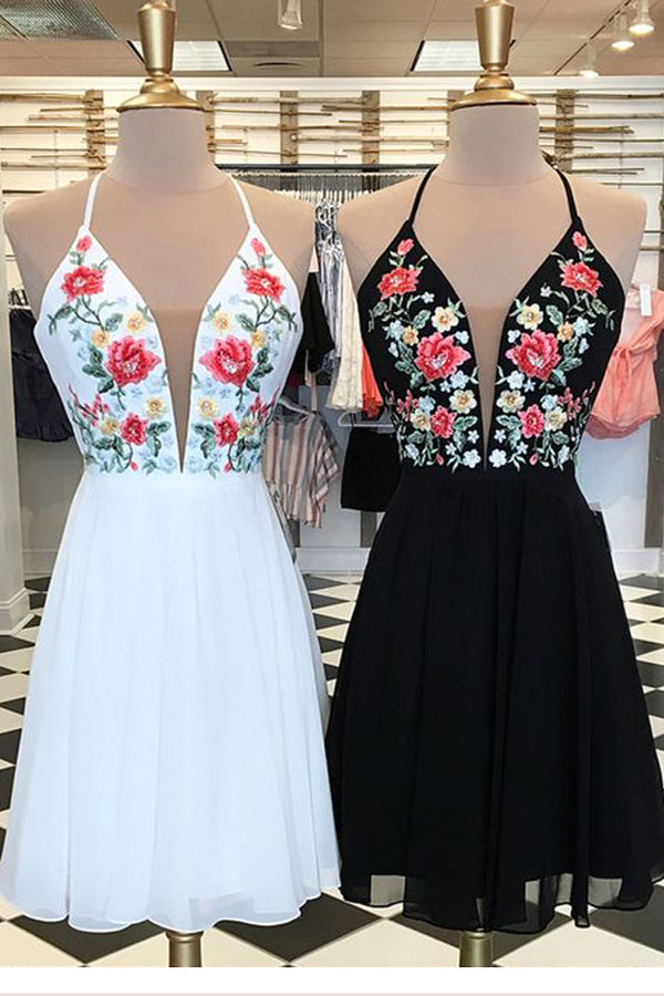 Schlichtes A-Linien-Heimkehrkleid aus Chiffon mit V-Ausschnitt, überkreuztem Rücken und Stickerei
