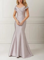 Abiti da madre della sposa in raso a spalle scoperte a tromba/mermaid con applicazioni e perline