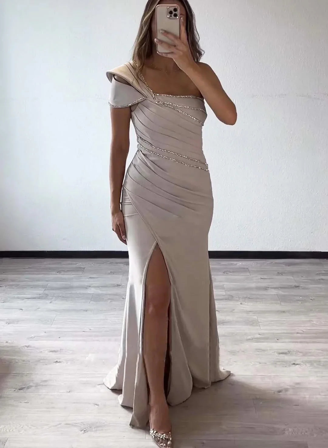 Abito da madre della sposa a sirena/tromba, monospalla, senza maniche, lungo fino a terra