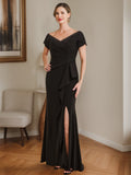 Vestido mãe da noiva com decote em V com missangas e racha lateral e folhos